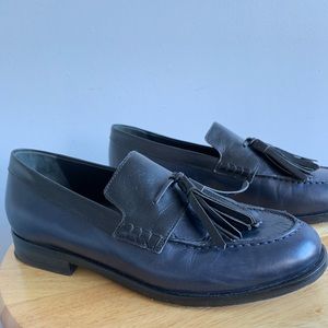 Bass Navy/Black Leather Tassle Loafers